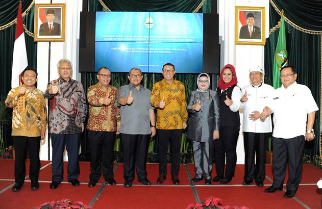 BAPPEDA JABAR - Penuhi Hak TKI Purna Kerja, Pemprov Jabar Teken Perjanjian dengan Tiga Pihak