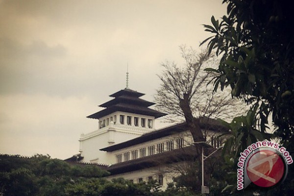 BAPPEDA JABAR - Jabar Larang PNS Ambil Cuti Tambahan Lebaran