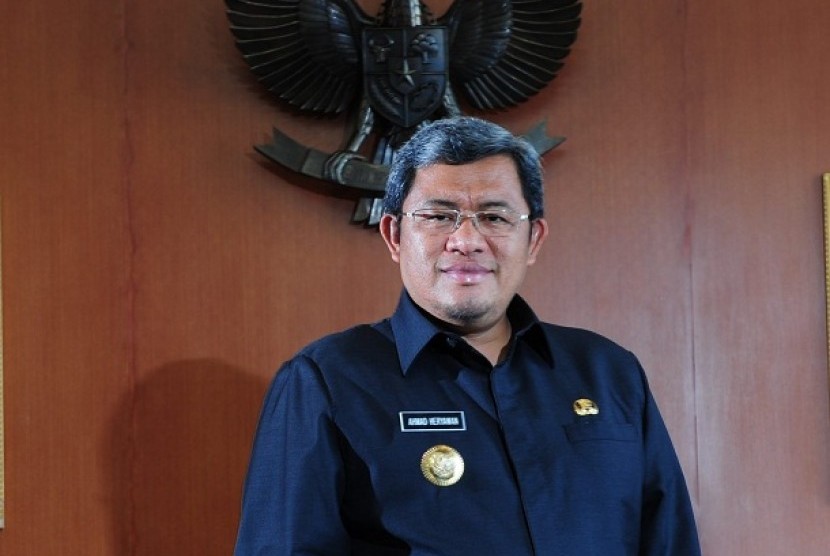 BAPPEDA JABAR - Aher Telah Tanda Tangani Upah Minimum Provinsi 2018
