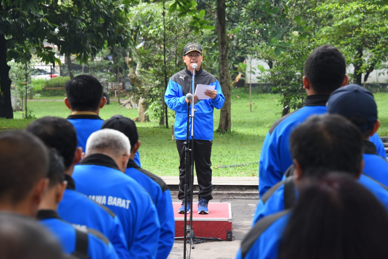 BAPPEDA JABAR - Iwa Lepas Kontingen Pemprov Jawa Barat untuk Porpemda 2018