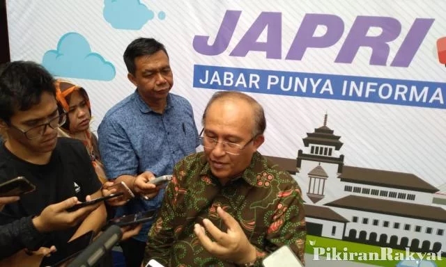 BAPPEDA JABAR - Aturan Belum Tuntas, UMSK Jawa Barat tak Bisa Ditetapkan Awal 2019