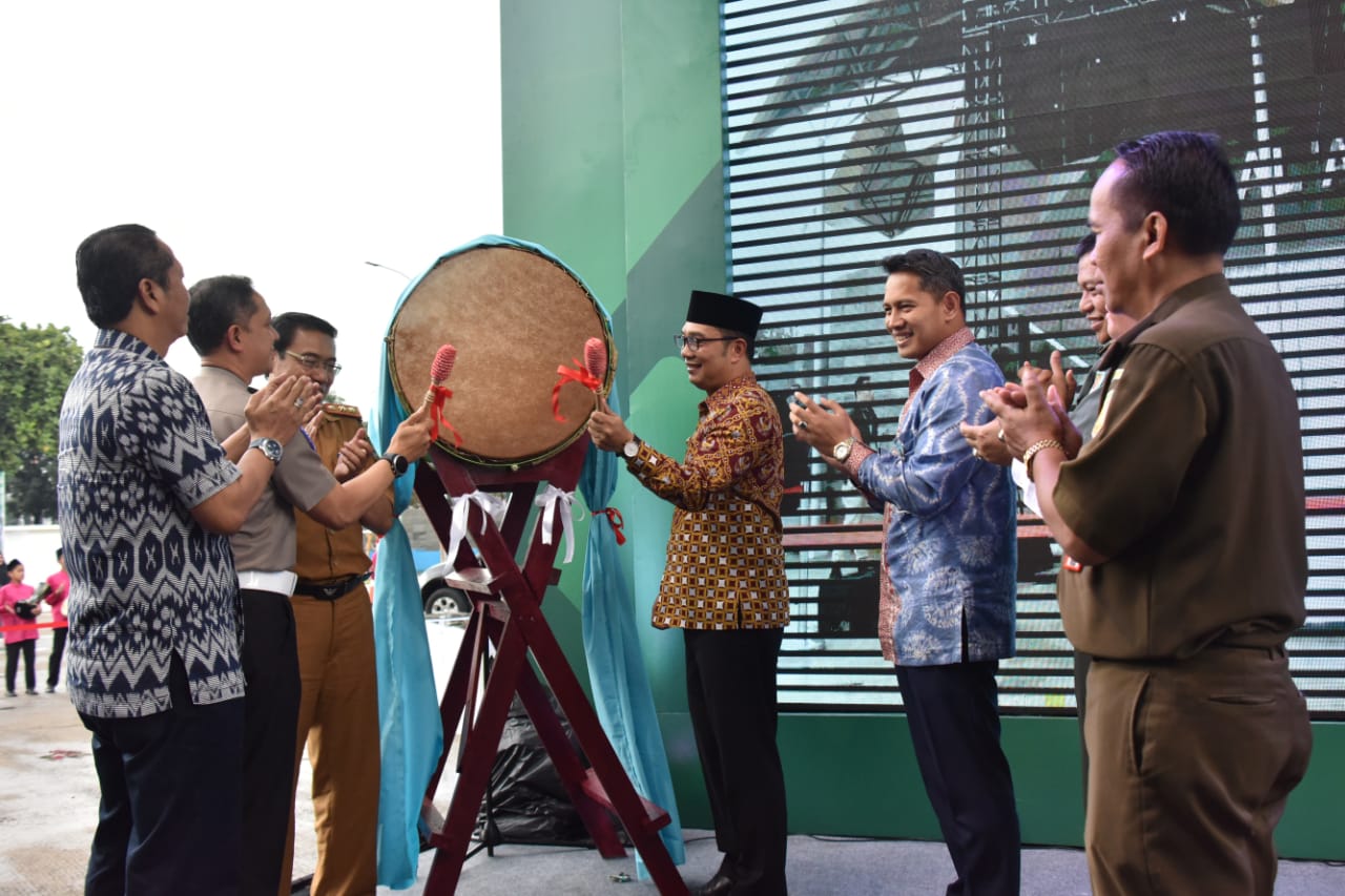 BAPPEDA JABAR - Gubernur Ridwan Kamil Resmikan Kantor Baru Bapenda Banjar & Sumedang