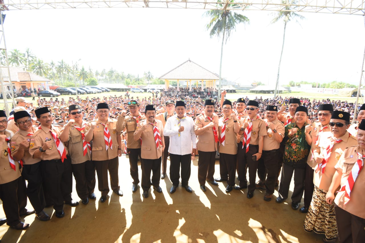 BAPPEDA JABAR - 1200 Santri Ikuti Perkemahan Santri Pramuka Nusantara