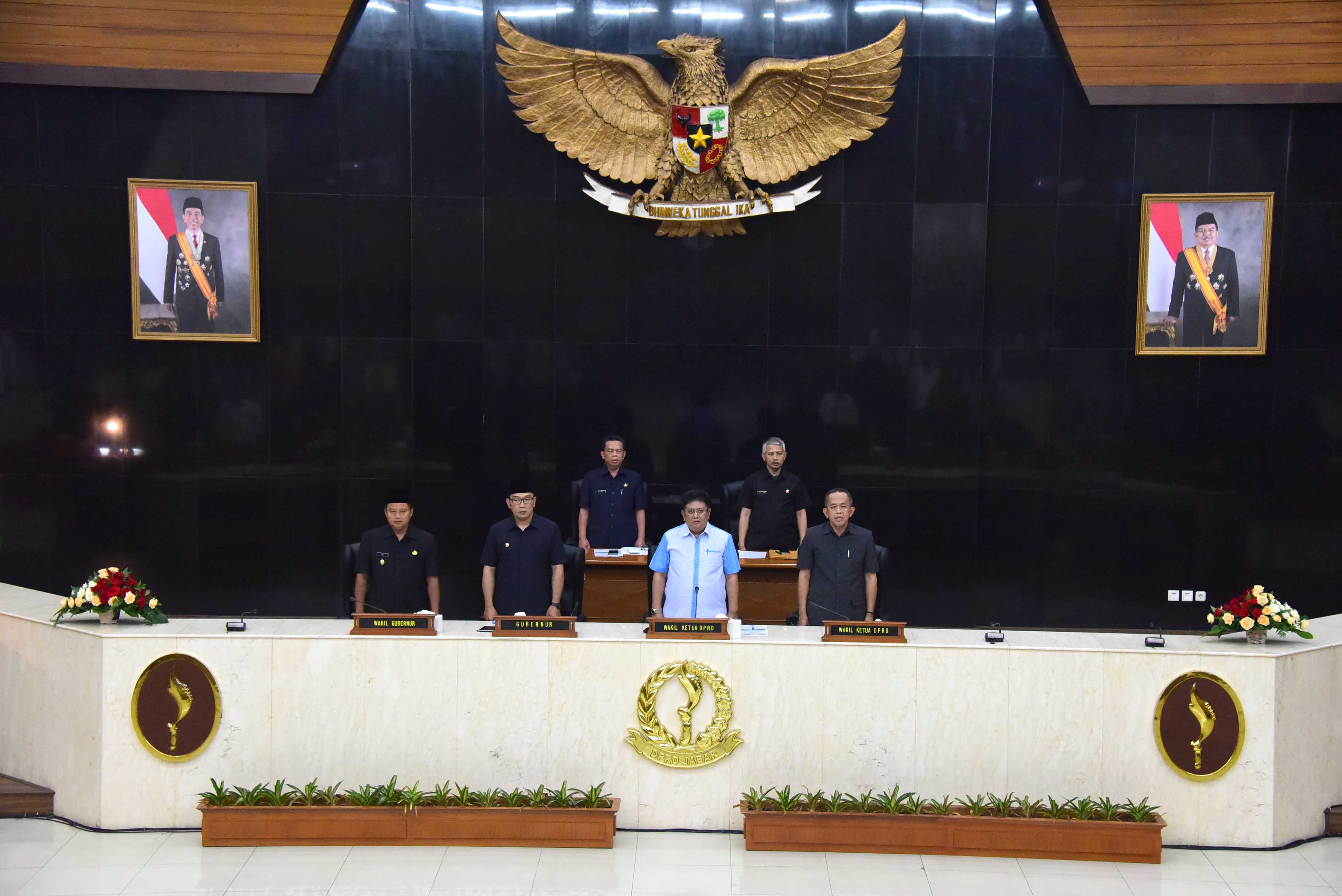 BAPPEDA JABAR - Pemdaprov Jawa Barat Serahkan 3 Raperda kepada DPRD Jawa Barat