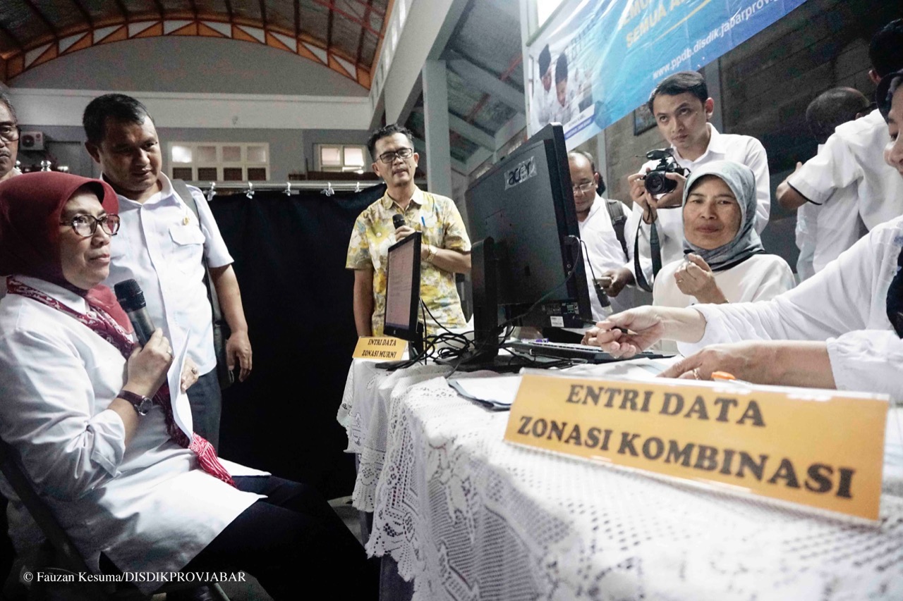 BAPPEDA JABAR - Dapat Diawasi Real Time, Bukti PPDB di Jabar Transparan