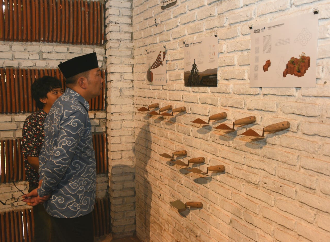 BAPPEDA JABAR - Terakota, Permata Baru Perajin Tanah Liat Majalengka