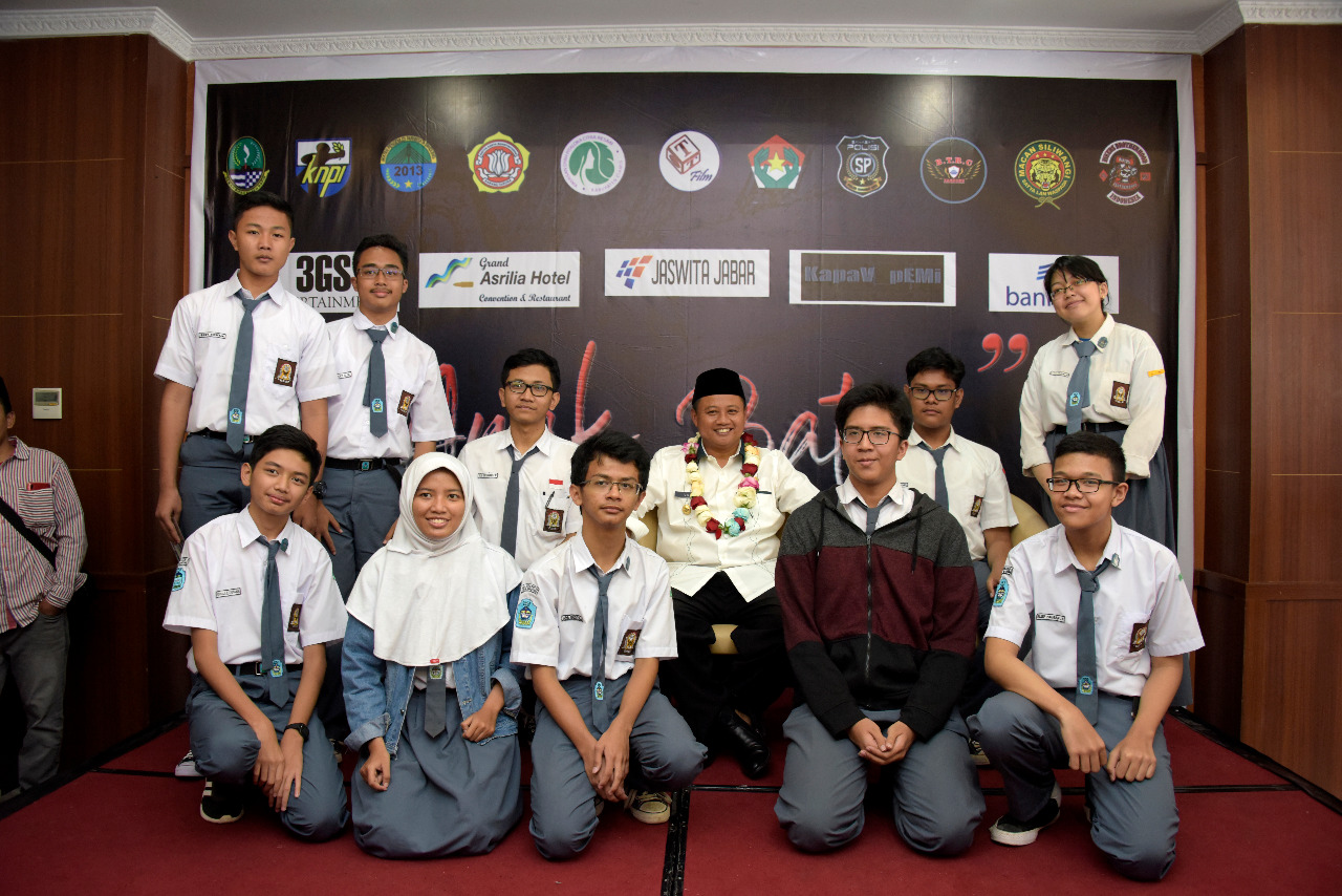 BAPPEDA JABAR - Wagub Jabar: Dukung Anak Usia Sekolah Raih Pendidikan