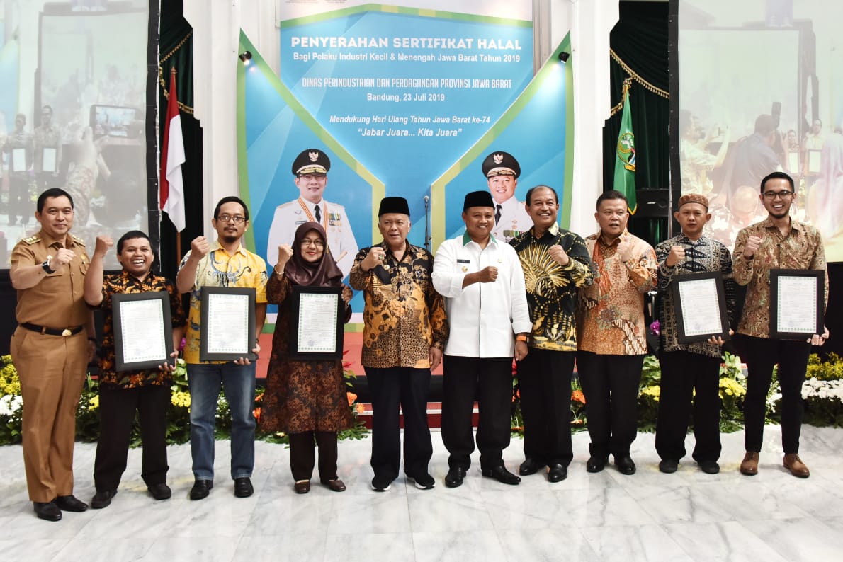 BAPPEDA JABAR - Akselerasi Jawa Barat Juara, 300 IKM Terima Sertifikat Halal
