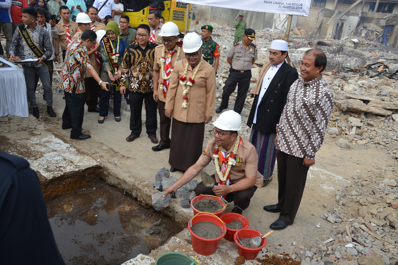 BAPPEDA JABAR - Gubernur Jabar Ingin Pasar Cisarua Jadi Primadona Masyarakat