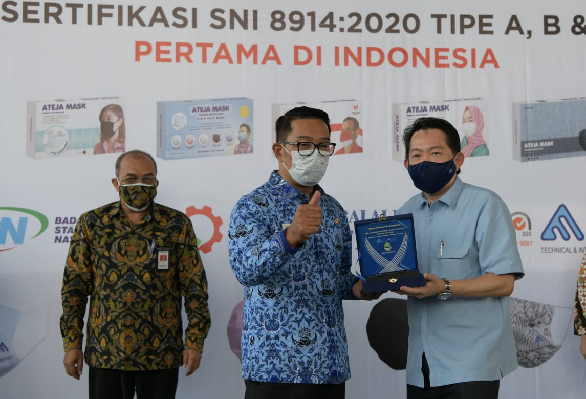 BAPPEDA JABAR - Ridwan Kamil Dorong Industri Berinovasi di Masa Pandemi COVID-19