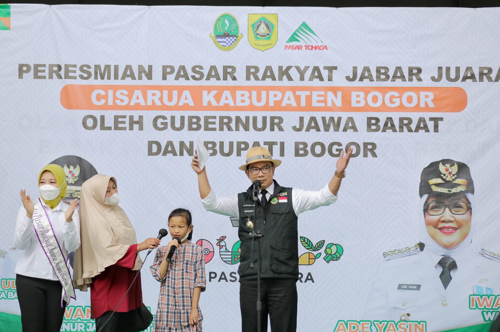 BAPPEDA JABAR - Selesai Revitalisasi, Ridwan Kamil: Pasar Cisarua Kini Tak Kumuh Lagi