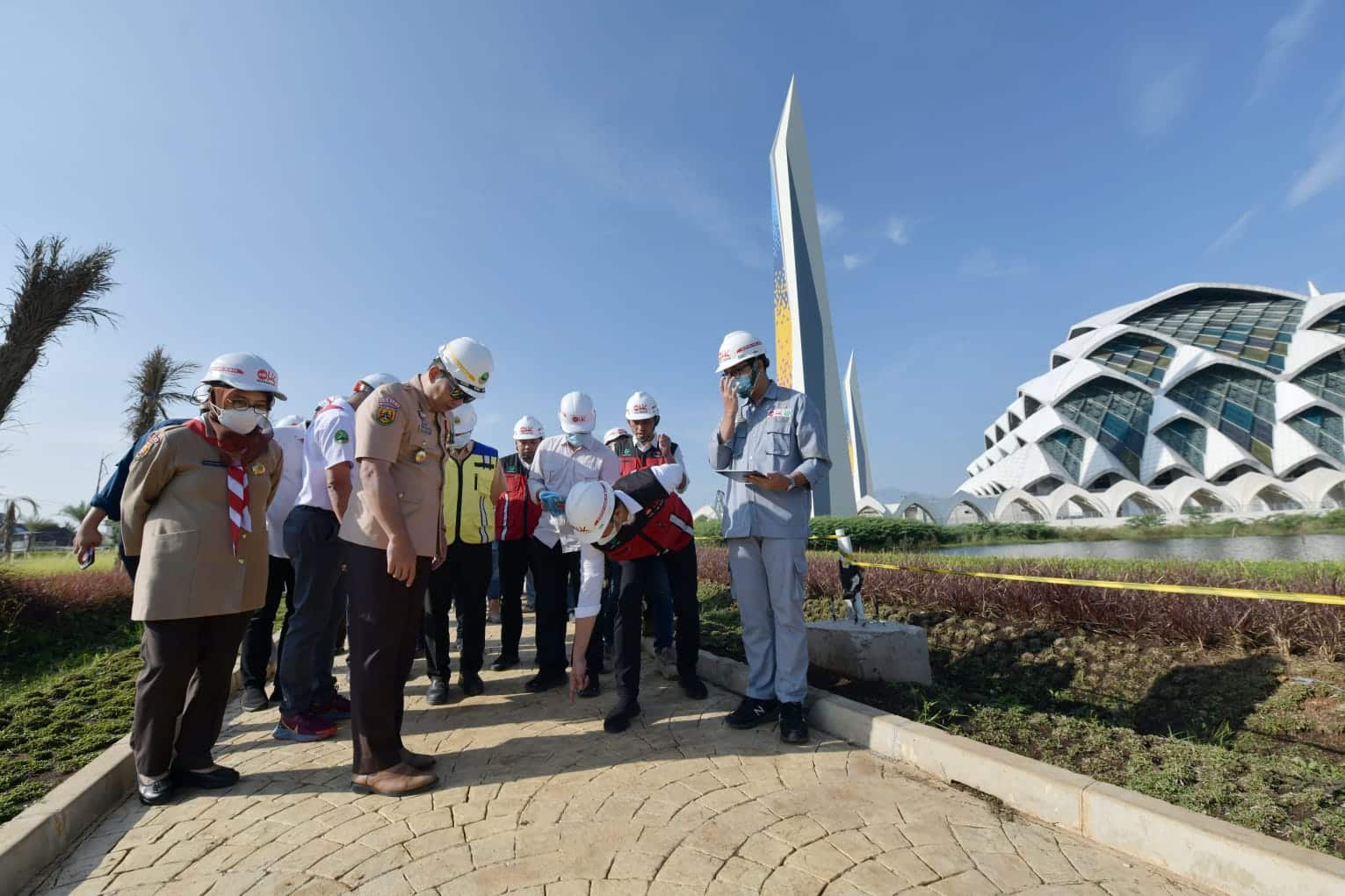 BAPPEDA JABAR - Ridwan Kamil Targetkan Masjid Al-Jabbar Desember Bisa Dipakai Salat