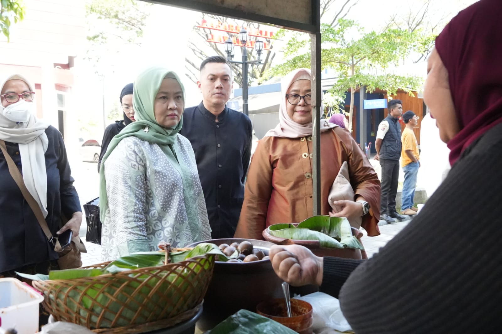 BAPPEDA JABAR - Disperindag Jawa Barat Gelar Pasamoan di Pasar Kreatif Jabar