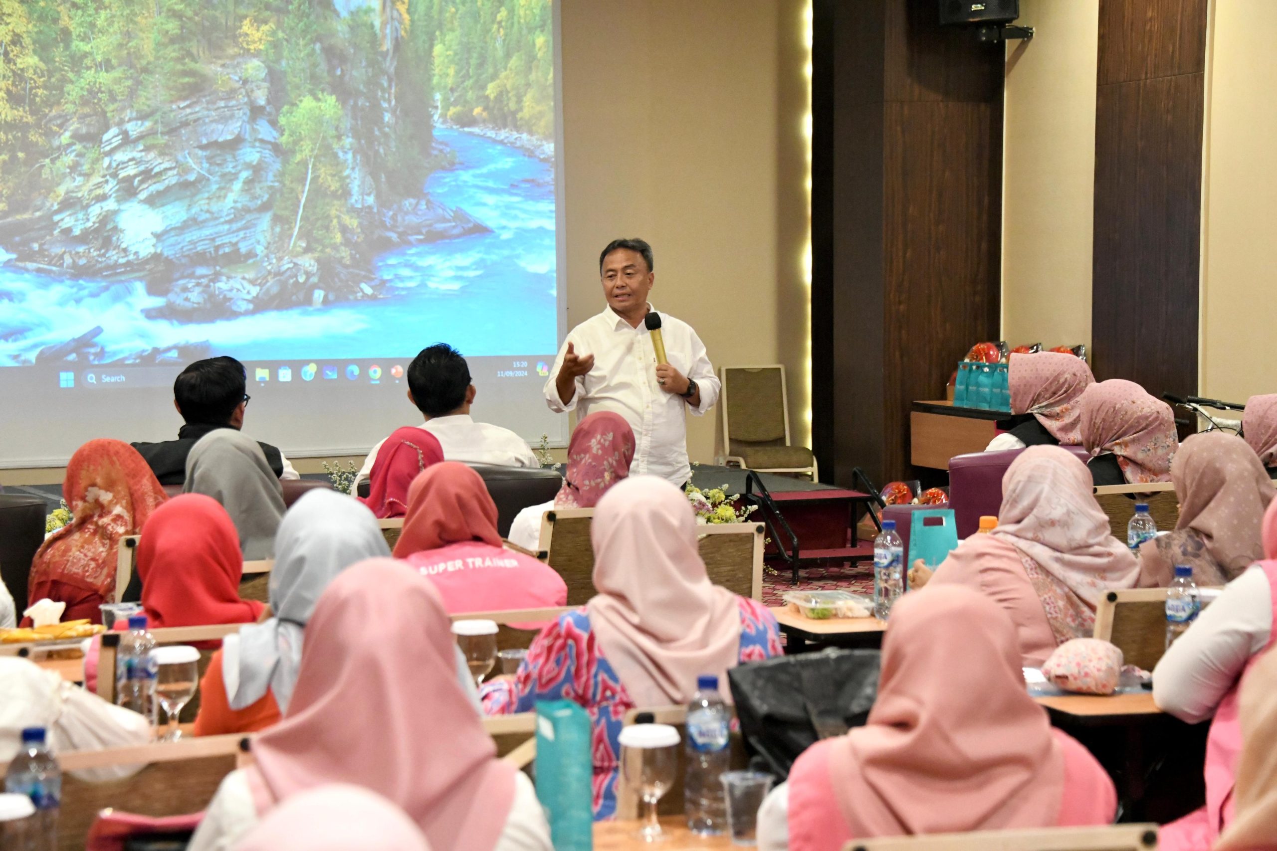 BAPPEDA JABAR - Sekda Herman Suryatman Dorong Perempuan Jabar Berdaya dan Mandiri Melalui Program West Java Women Empowerment