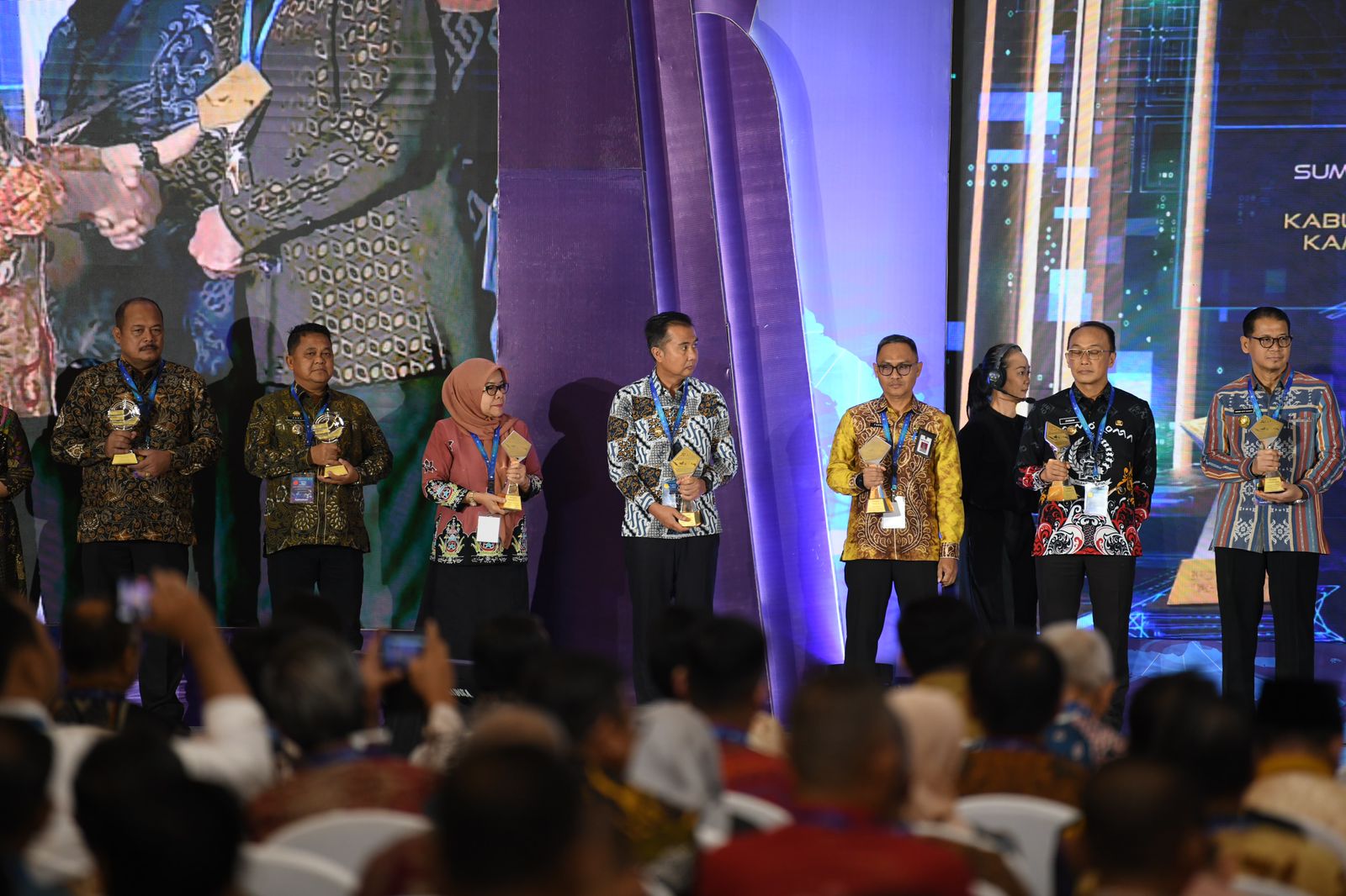 BAPPEDA JABAR - TP2DD AWARD<br>Jawa Barat Raih Penghargaan sebagai Provinsi Terbaik 2024 Wilayah Jawa-Bali