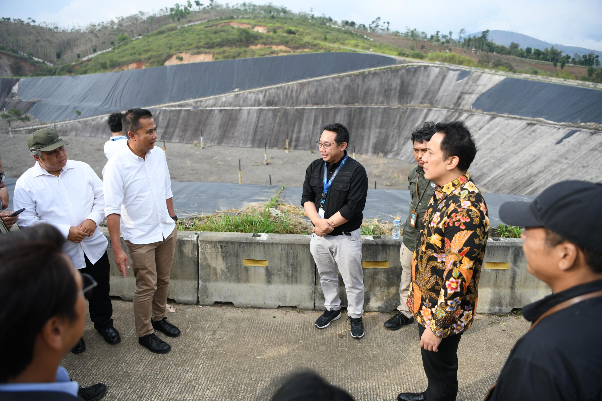 BAPPEDA JABAR - Bahu-membahu Percepat Pembangunan Pengolah Sampah Menjadi Energi Listrik Legok Nangka