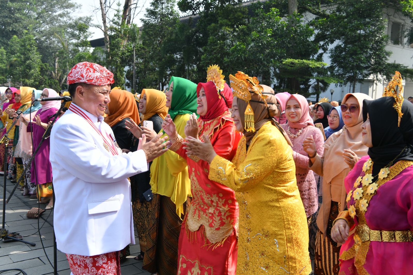 BAPPEDA JABAR - HARI GURU<br>Pemdaprov Jabar Beri Pelatihan 50.000 Guru Penggerak