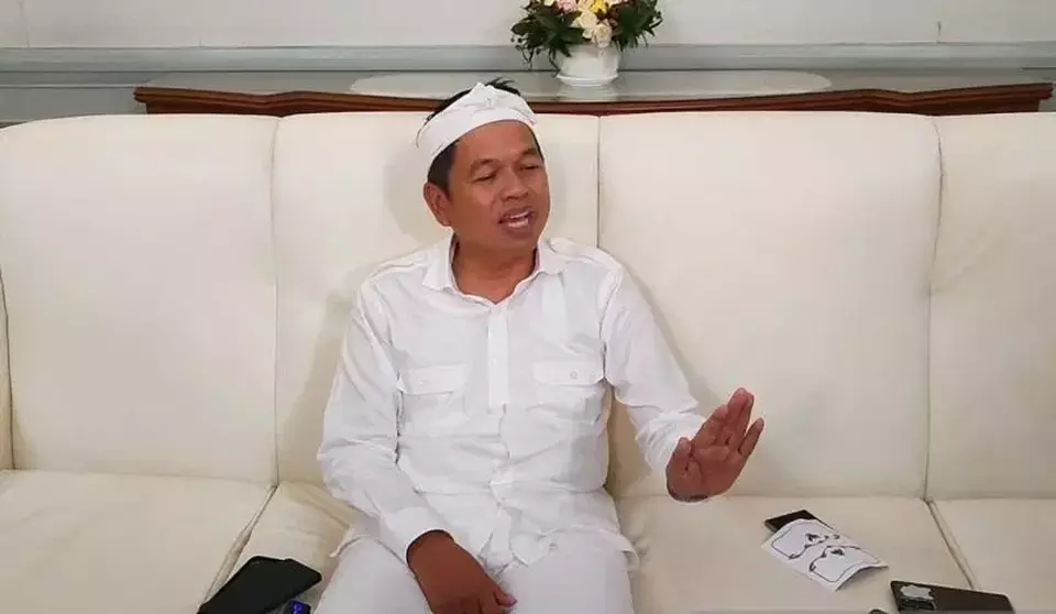 BAPPEDA JABAR - Dedi Mulyadi Tanggapi Pengunduran Diri Dirut bank bjb