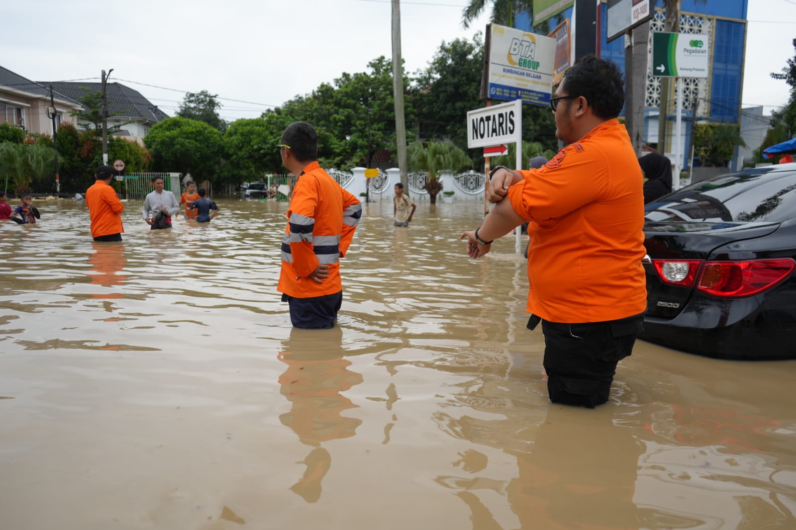 BAPPEDA JABAR - Banjir Bekasi Belum Surut, Warga Butuh Bantuan Mendesak