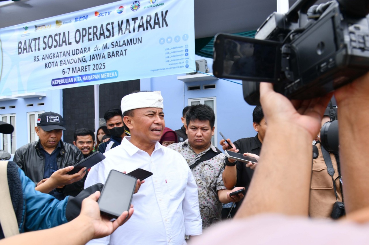 BAPPEDA JABAR - Sekda Jabar Dampingi Kunjungan Kerja Mensos RI di RSAU dr. M. Salamun Bandung