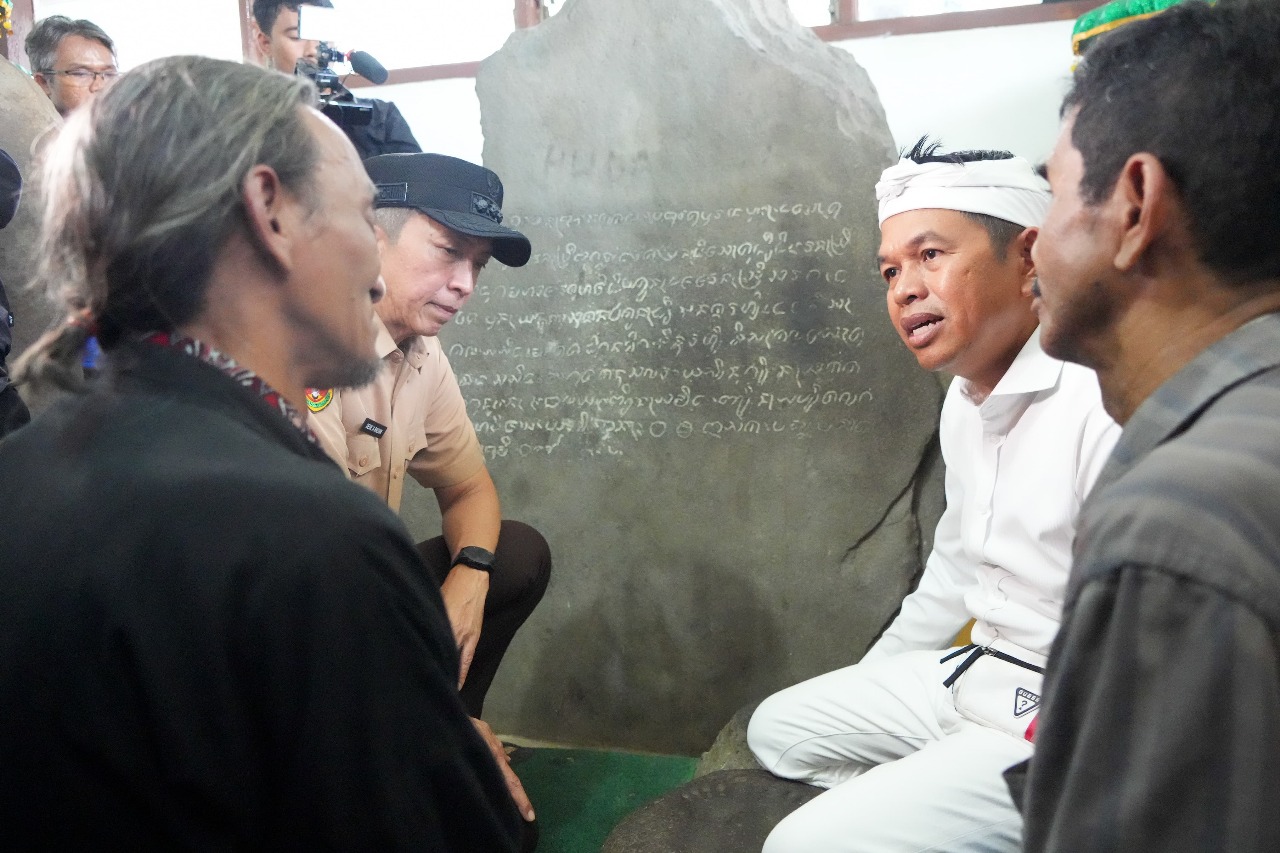 BAPPEDA JABAR - Gubernur Jawa Barat Kunjungi Museum Batutulis, Tegaskan Komitmen Revitalisasi dan Penguatan Edukasi Sejarah