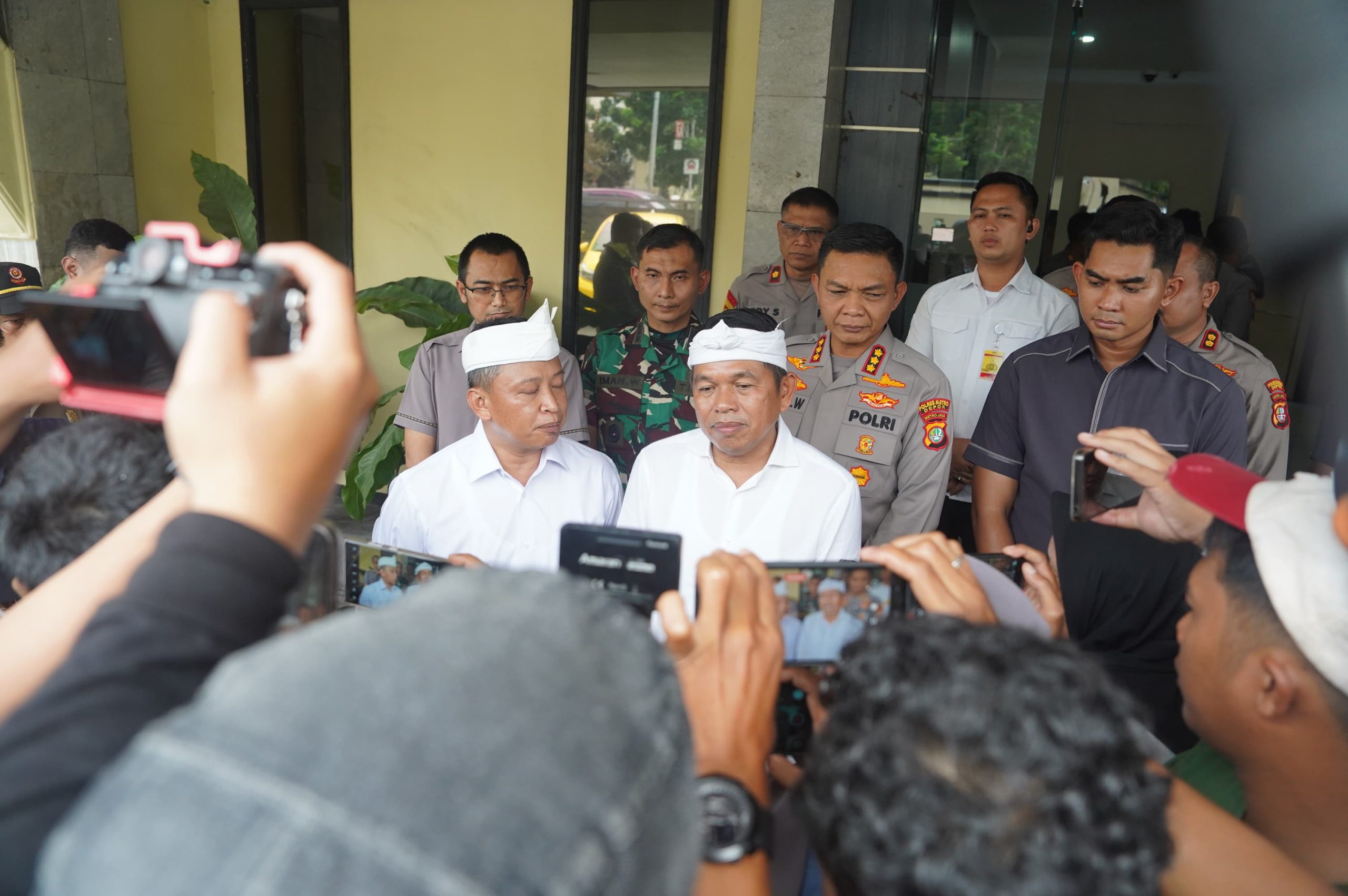 BAPPEDA JABAR - KDM Pastikan Kondisi Kamtimbas di Kota Depok Berjalan dengan Baik