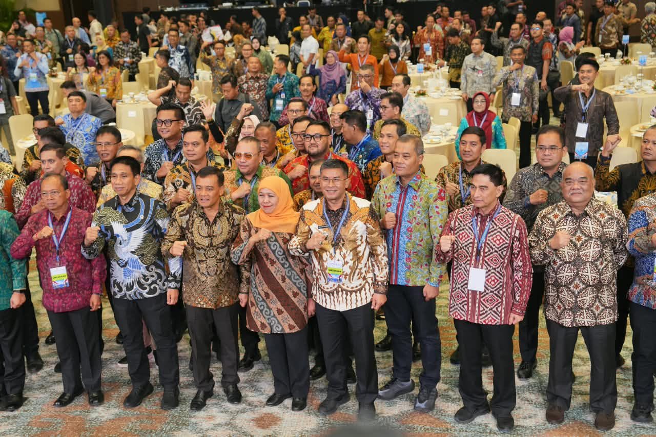 BAPPEDA JABAR - Berhasil Kawal Program 3 Juta Rumah, Pemprov Jabar Terima Apresiasi dari Kemendagri